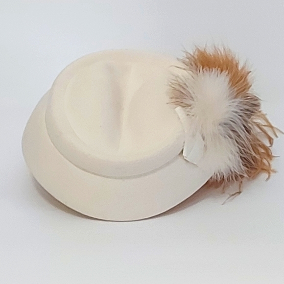 Chapelier Artistique Montreal White Felt Feathered Hat - Picture 2 of 9
